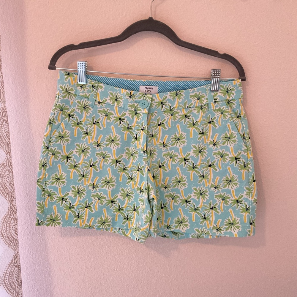 Crown & Ivy Palm Tree print shorts, GUC, no signs of wear, very cute for summer